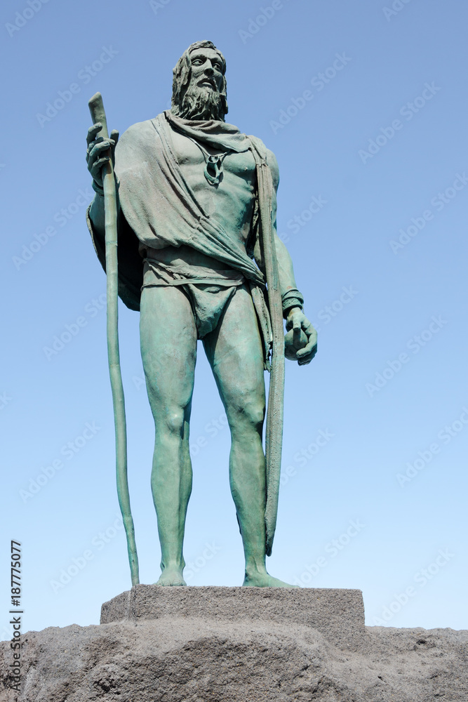 Naklejka premium Statue of Pelinor, a Guanche chief or a mencey, part of the nine statues of pre-Hispanic kings situated in Plaza de la Patrona de Canarias, in Candelaria, Tenerife, Canary Islands, Spain.