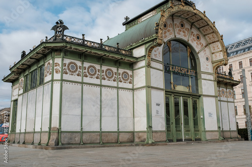 Bild auf Leinwand Otto Wagner Pavillon, Karlsplatz, Wien, 2018