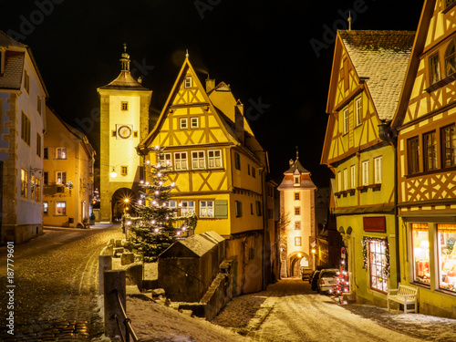Rothenburg ob der Tauber  Pl  nlein im Winter