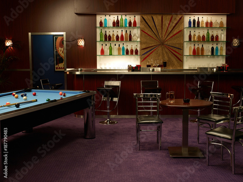 Pool table and bar diorama 