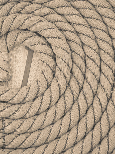 Slika na platnu Circle rounded antique chest rope coil
