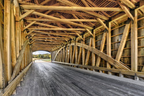 Fototapeta Naklejka Na Ścianę i Meble -  Inside Captain Swift Covered Bridge - Illinois