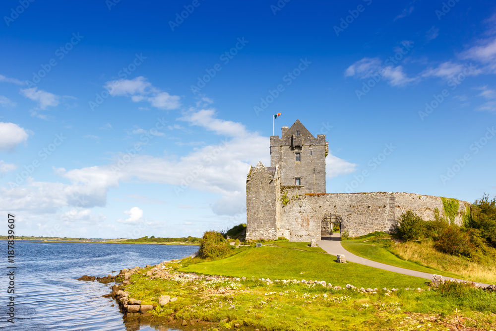 Dunguaire Castle Schloss Burg Turm Irland Reise Mittelalter