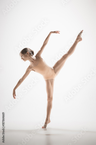 The teen modern ballet dancer