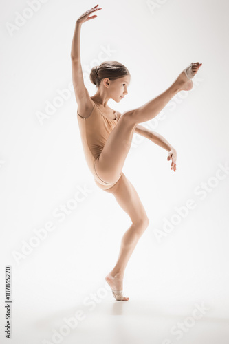 The teen modern ballet dancer