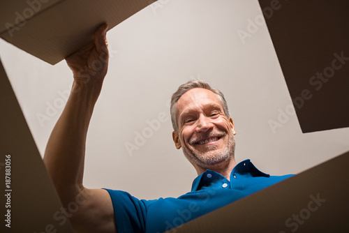Canvastavla Man opening box