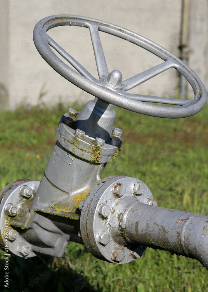 shut-off valve for opening and closing the large metal tube shut-off valve for opening and closing the large metal tube
