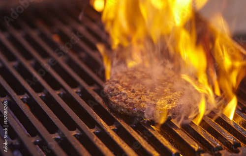steake burger in flame
