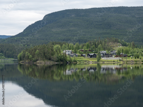 Hütten am See in Norwegen