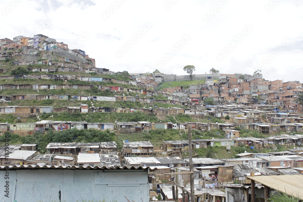 Favela recém instaurada em Diadema - SP Favela recém instaurada em Diadema - SP