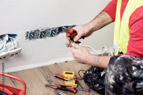 electrical work, electrician worker 

 photo