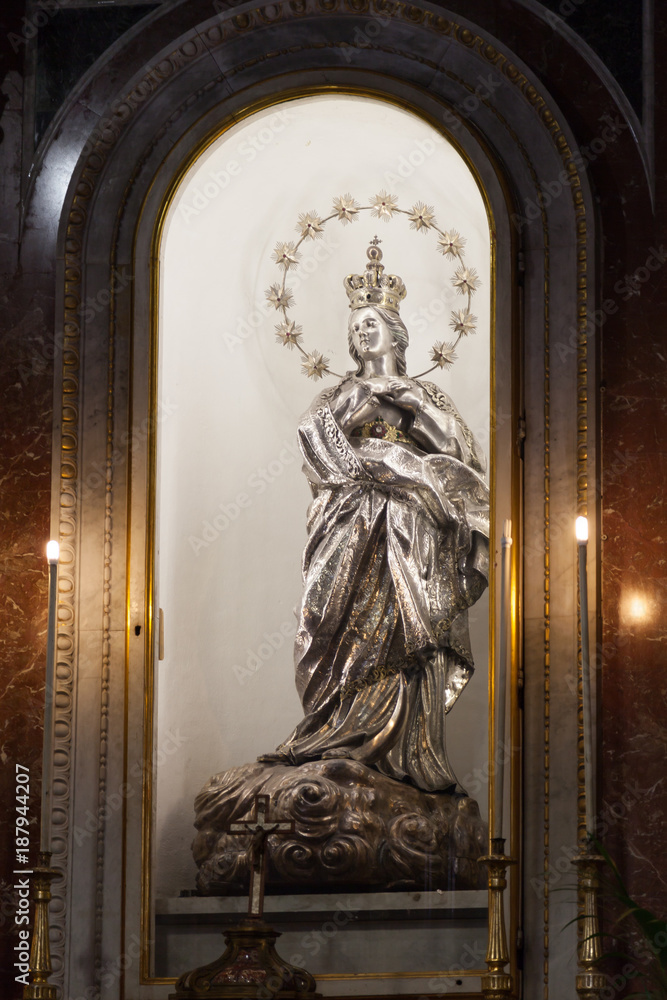 Kathetrale von Palermo Madona Statue in silber