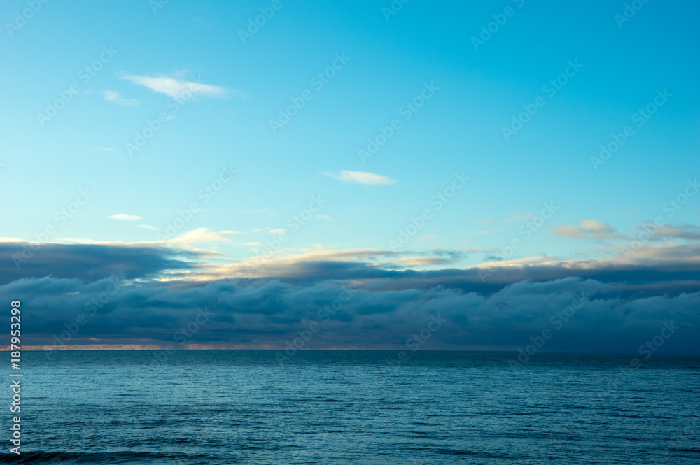 雲と空