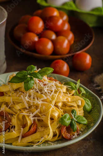 Pasta semolina with tomatoes and parmesan cheese