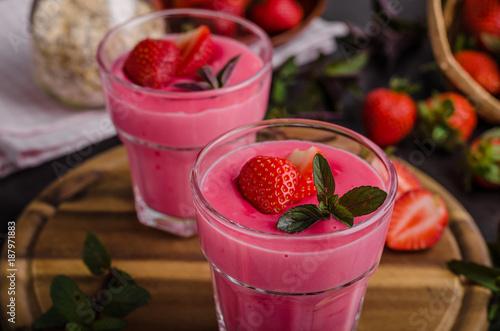 Strawberries puddink photo photo