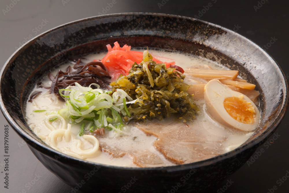 豚骨ラーメン