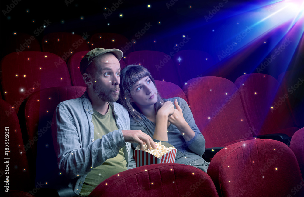 Naklejka premium Lovely couple watching 3D movie