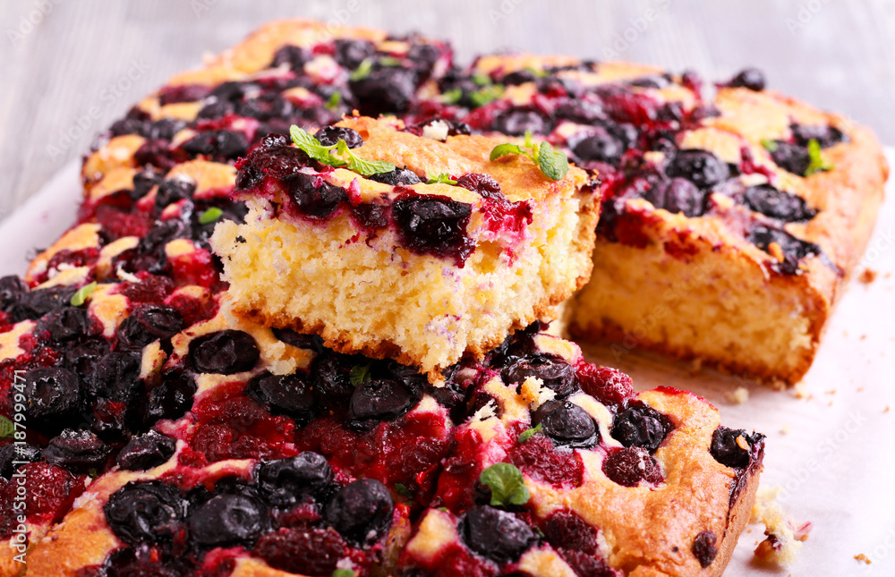 Blueberry and raspberry cake Blueberry and raspberry cake