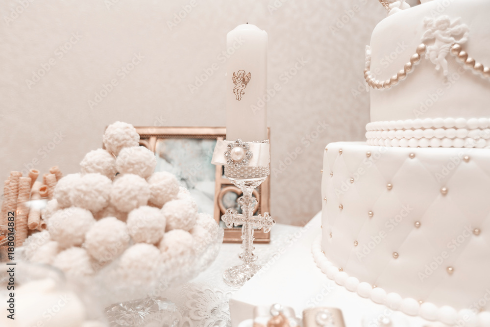 Φωτογραφία Accessories for the christening of children icons of candles and font, the Christian Armenian Church