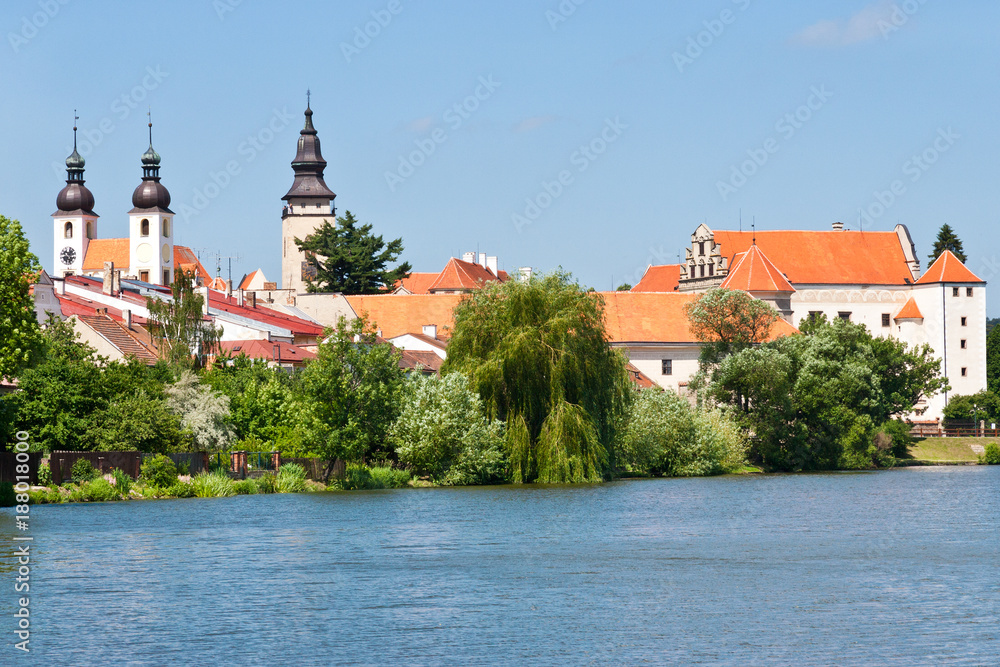 Castle pond, renaissance castle from 1550, Telc (UNESCO), Vysocina district, Czech republic, Europe