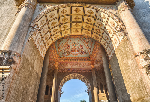 Patuxay monument in Vientiane, Laos photo