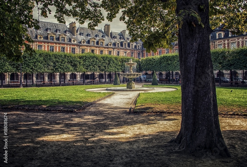Canvas Print Place des Vosges in Paris