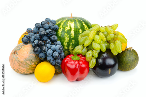 Fototapeta Naklejka Na Ścianę i Meble -  fruit and Vegetable isolated on white background.