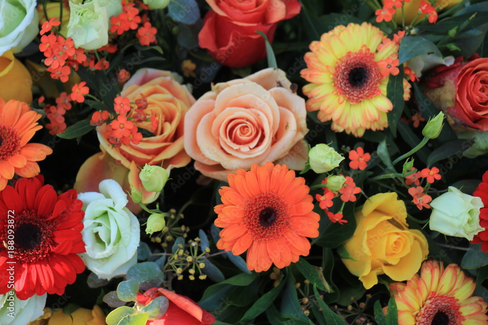 Wedding flowers in yellow, pink and orange Wedding flowers in yellow, pink and orange