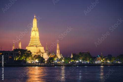 Wat arun temple at twilight in bangkok , thailand , Southeast Asia
