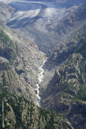 SCHWEIZ-WALLIS - UNESCO WELTNATURERBE  Gletscherschmelze am Großen Aletschgletscher © Bergfee