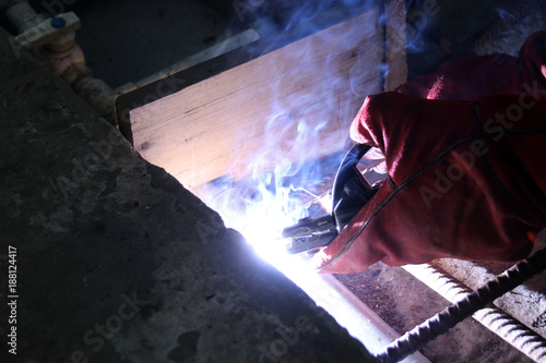 Welding of the reinforcing steel rods for reinforced concrete