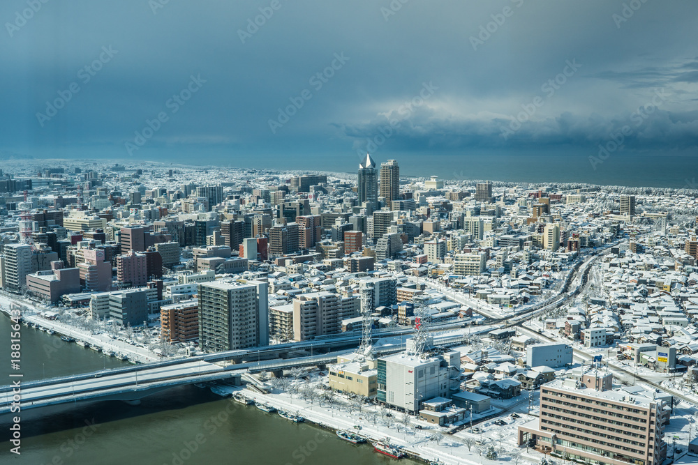 大雪の新潟市内の展望