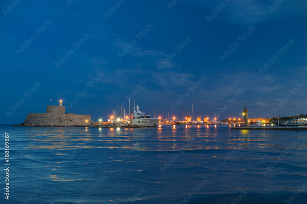 Naklejka premium Harbor entrance in RHodes island