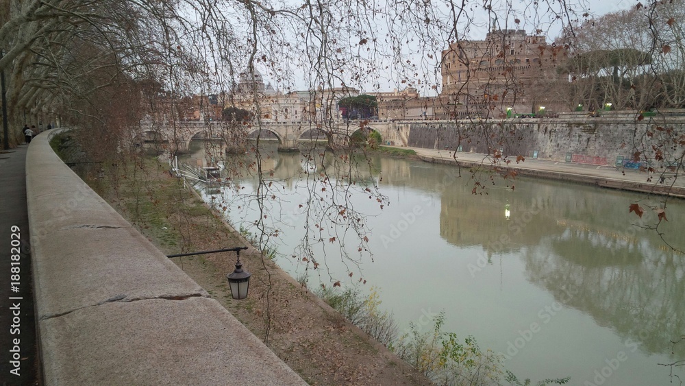 Naklejka premium fiume tevere