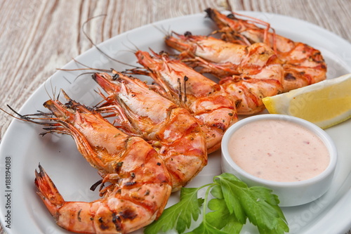 Grilled shrimps with sauce
