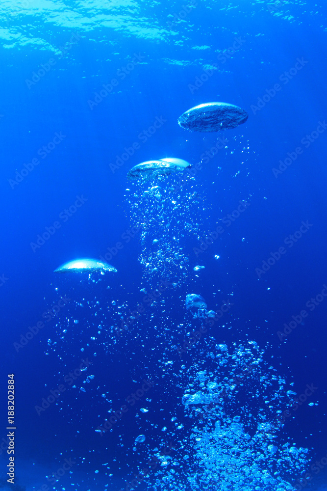 Bubbles underwater Bubbles underwater