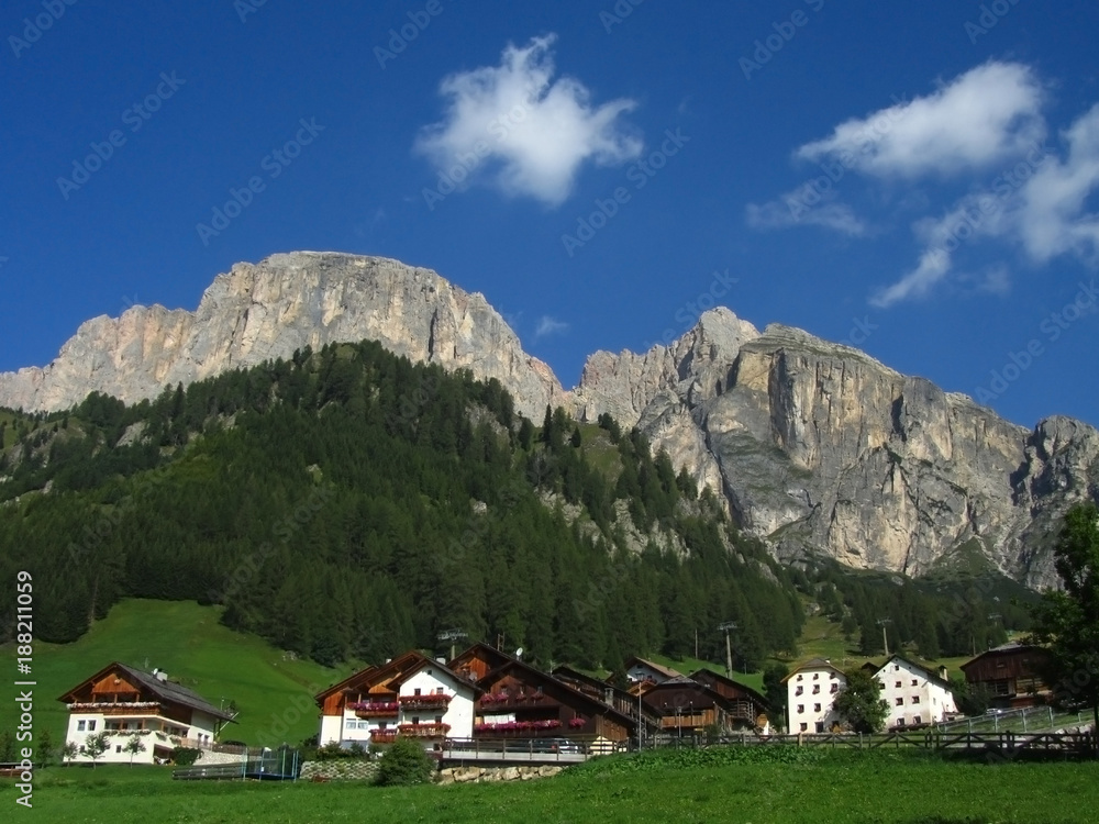 Landschaft im Gadertal, Südtirol, Italien