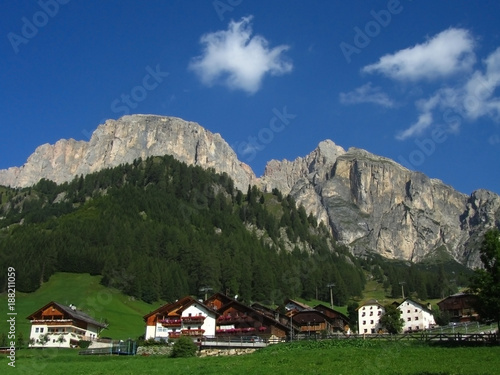 Landschaft im Gadertal, Südtirol, Italien