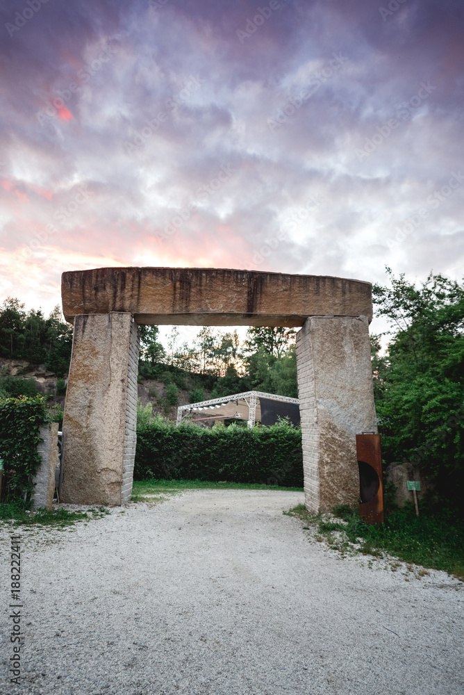 Obraz premium Archway in austria with purple sky