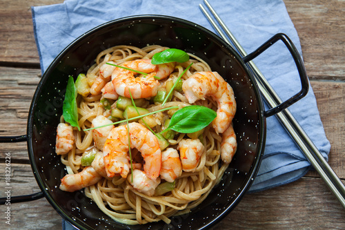 thai noodles on pan