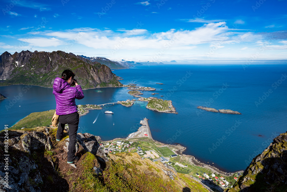 Nature photographer Norway Lofoten archipelago. - obrazy, fototapety, plakaty 