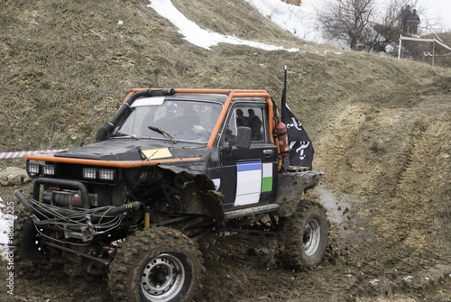 Slip on rough terrain on reinforced serial all-wheel drive jeeps © Oleg Pavlov