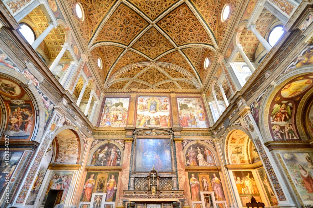 Obraz premium ミラノのドォーモと記念墓地と水族館