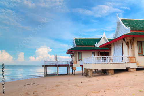 Oriental holidays on the beach in Thailand © kwiatek7