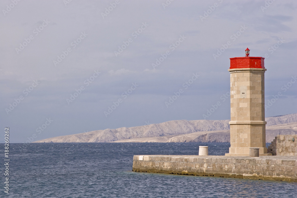 Hafeneinfahrt an der kroatischen Küste Hafeneinfahrt an der kroatischen Küste
