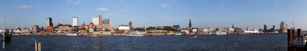 Panorama von Hamburg und Elbe