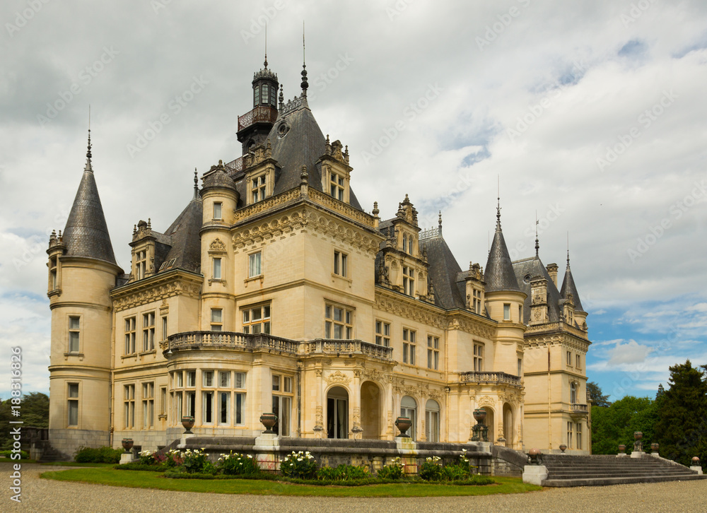 Fototapeta premium Montrejeau castle of Valmirande in France