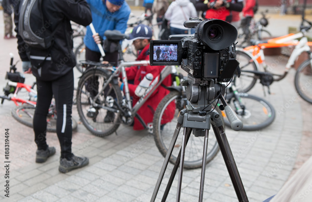 Camcorder with cyclists