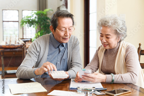Elderly couples are managing finances