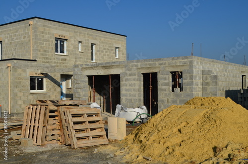 Wallpaper Mural Maison contemporaine en construction (France) Torontodigital.ca